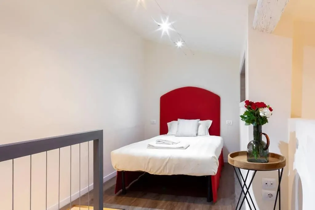 Florence Greci Deluxe Apartment