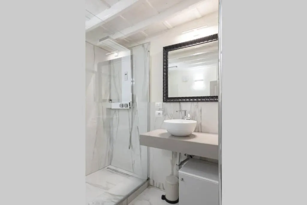 Florence Greci Deluxe Apartment