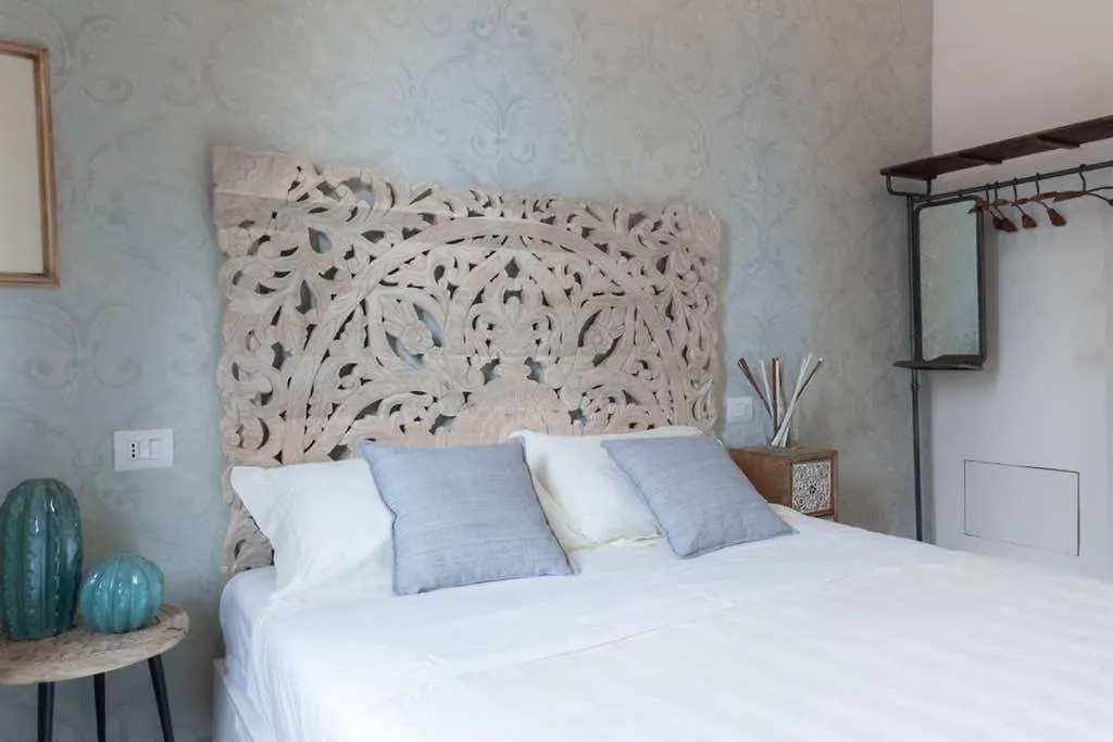 Florence Greci Deluxe Apartment