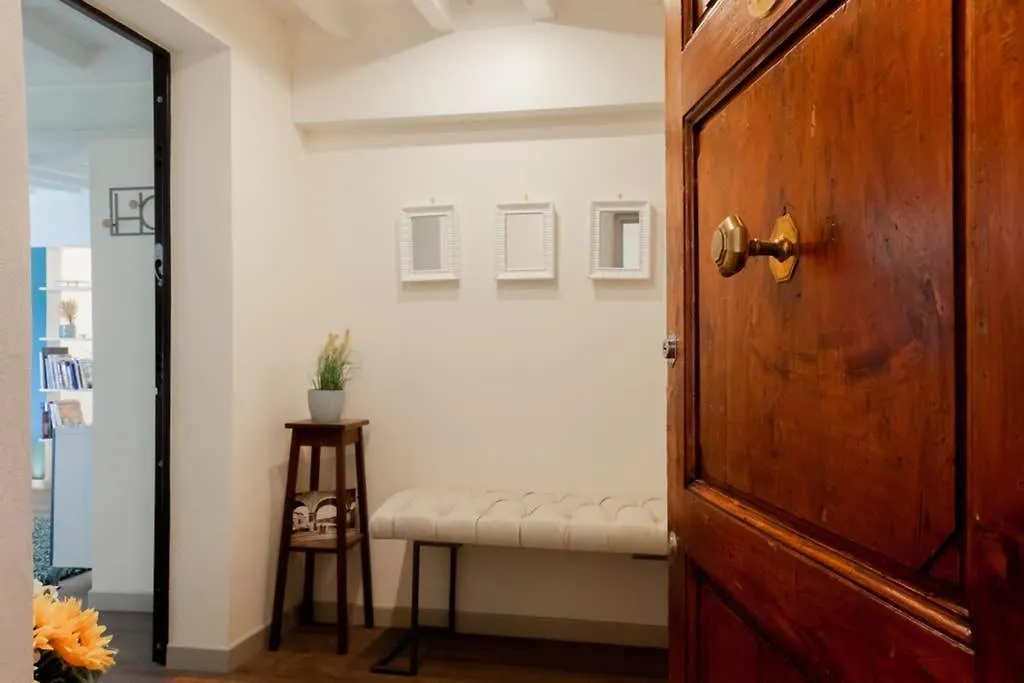 Florence Greci Deluxe Apartment