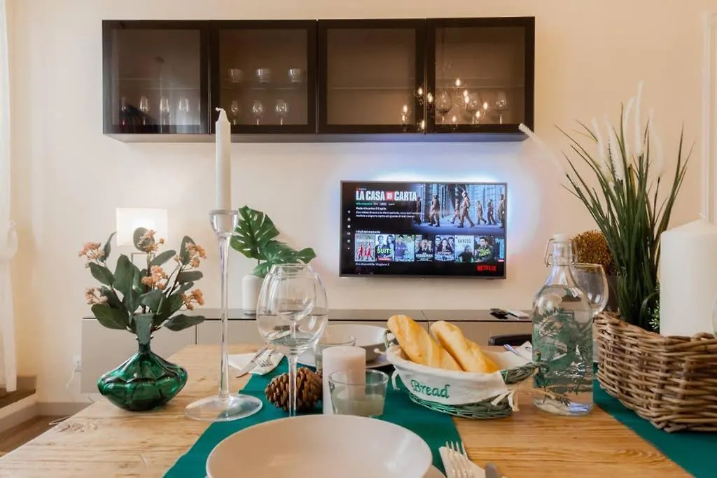 Florence Greci Deluxe Apartment