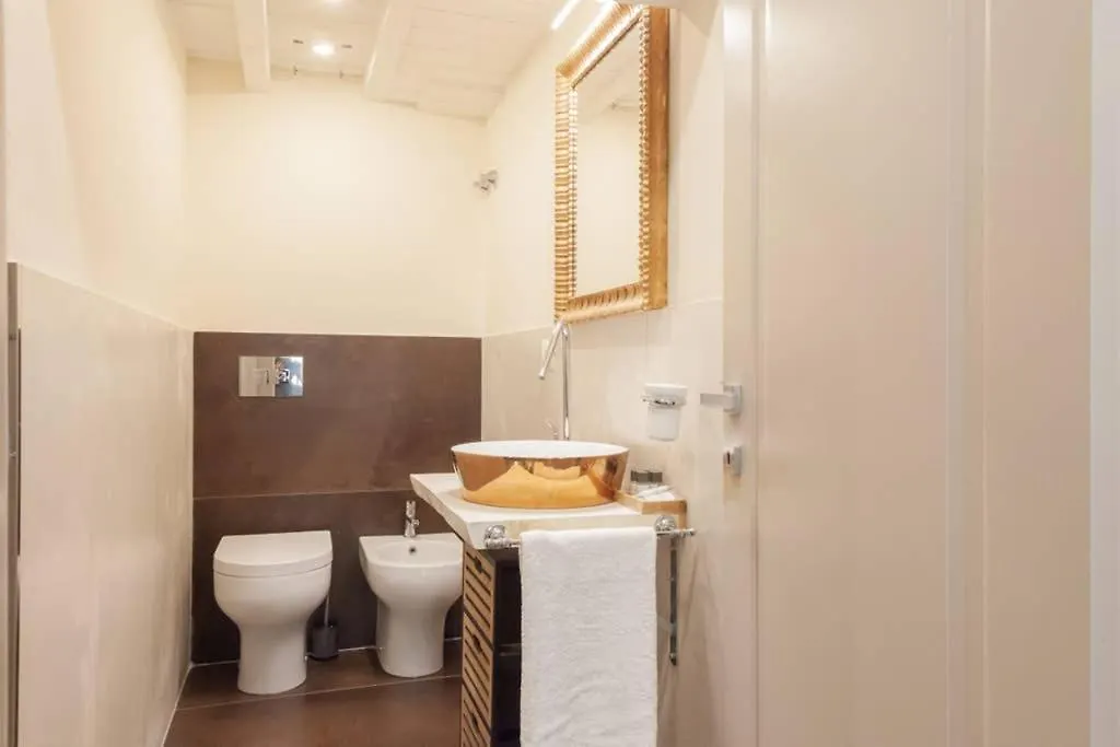 Florence Greci Deluxe Apartment
